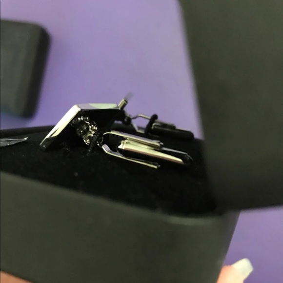 David Donahue Red Rectangular Cufflinks - Picture 4 of 4